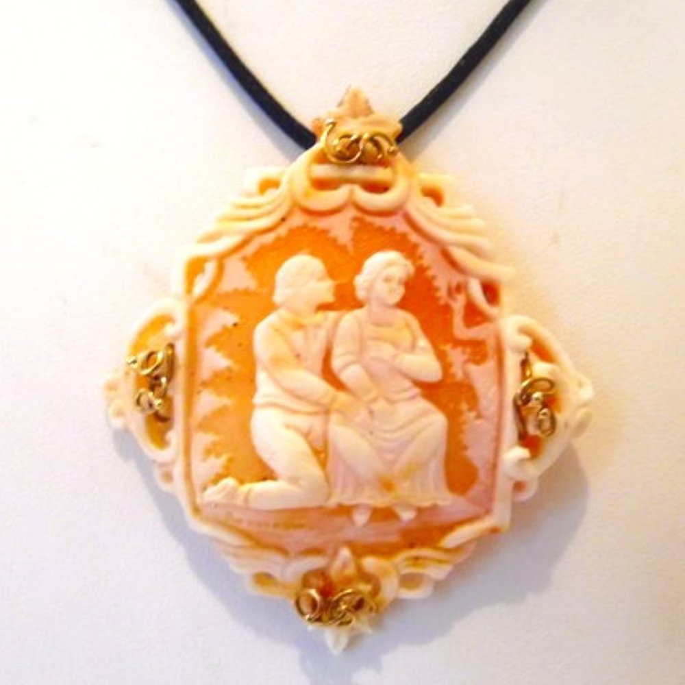AMEDEO M&M Scognamiglio "Romeo & Juliet" Pin/Pendant Cameo